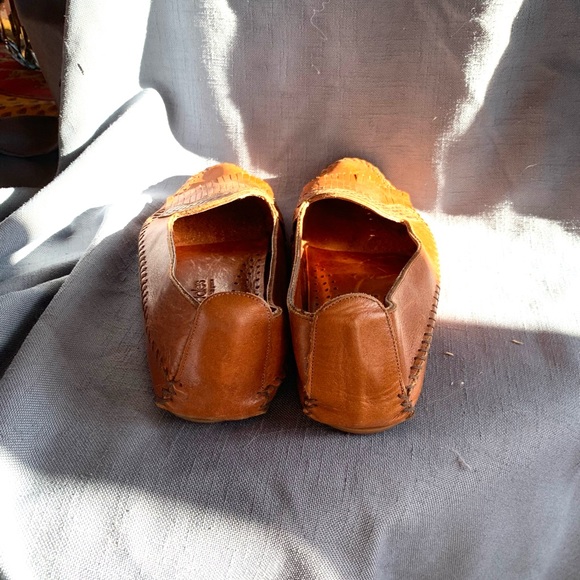 Bloomingdales rust leather moccasins size 8 - Picture 4 of 5